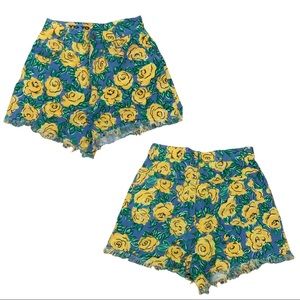 (RARE) YO YO, Vintage high waisted shorts, Size 27